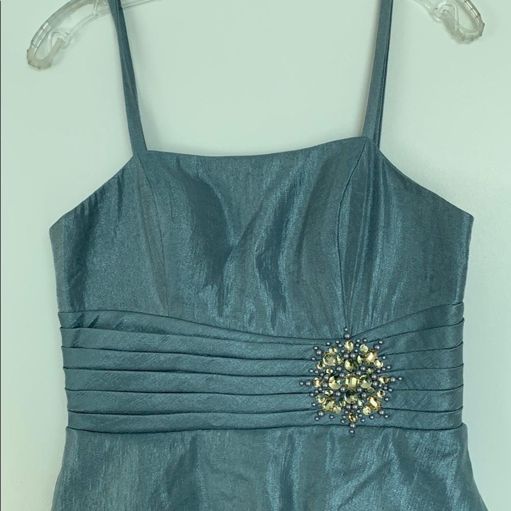 Dress - Picture 4 of 7